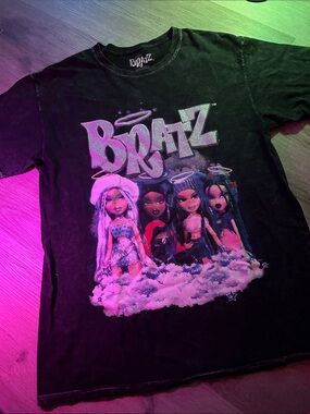Bratz Y2K angelz graphic tour tee